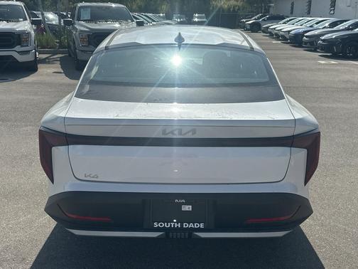 Snow White Pearl 2026 Kia K4 LXS