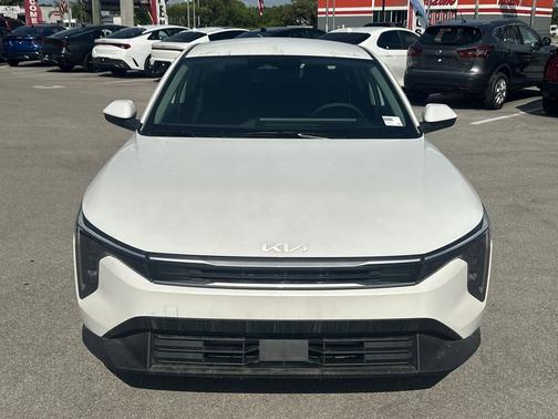 Snow White Pearl 2026 Kia K4 LXS