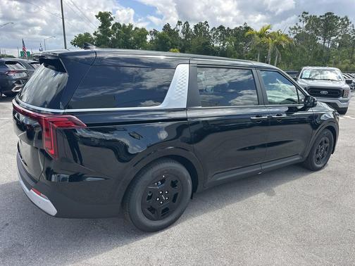 Aurora Black Pearl 2026 Kia Carnival LXS