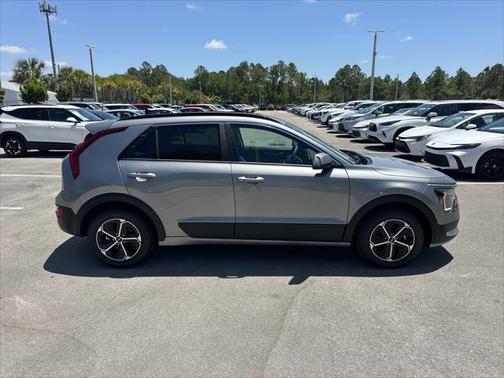 2025 Kia Niro EX