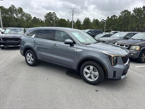2025 Kia Sorento LX