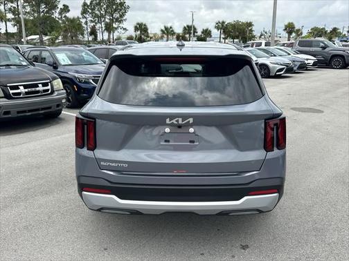 2025 Kia Sorento LX