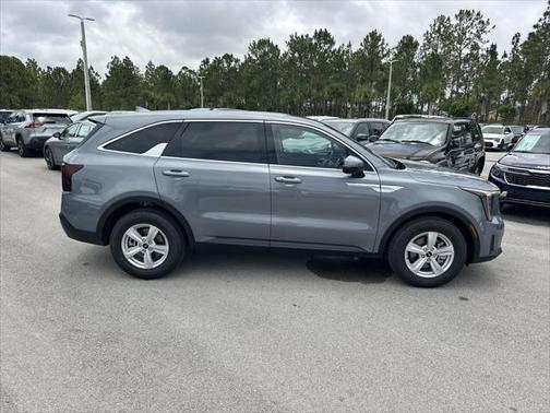 2025 Kia Sorento LX