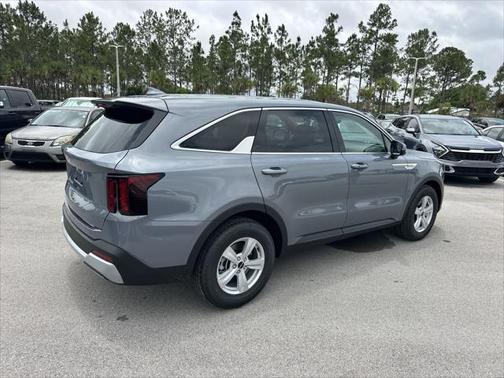 2025 Kia Sorento LX
