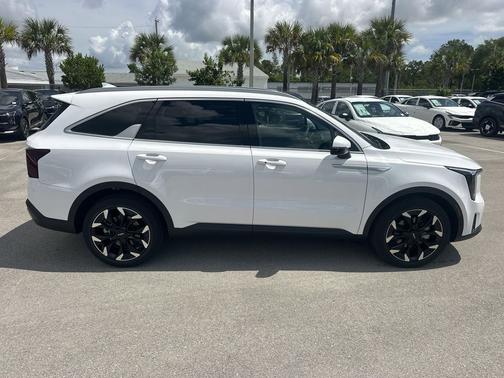 Glacial White Pearl 2026 Kia Sorento EX