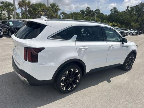Glacial White Pearl 2026 Kia Sorento EX