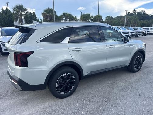 Ivory Silver 2026 Kia Sorento S