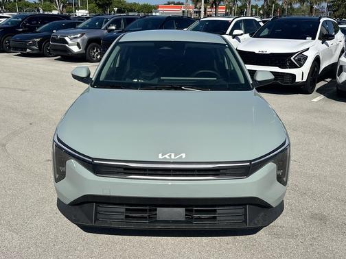 2025 Kia K4 LX