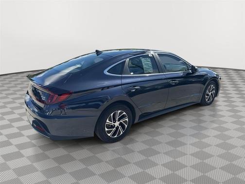 2022 Hyundai SONATA Hybrid Base