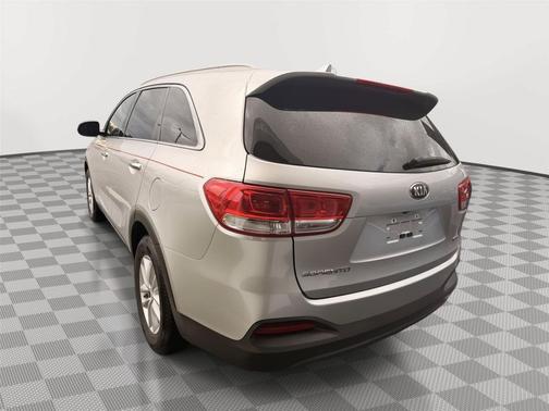 Sparkling Silver 2018 Kia Sorento LX