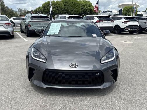 Pavement 2023 Toyota GR86 Premium