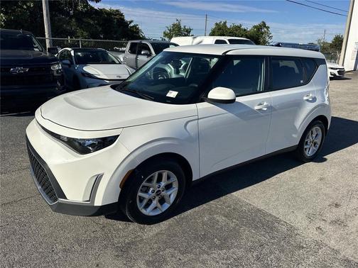 2024 Kia Soul LX