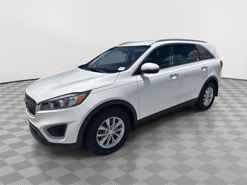Snow White Pearl 2017 Kia Sorento LX