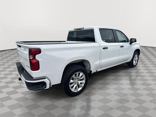 Summit White 2022 Chevrolet Silverado 1500 Custom