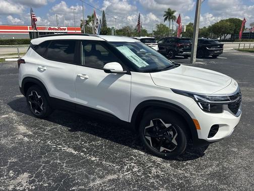 Snow White Pearl 2026 Kia Seltos S