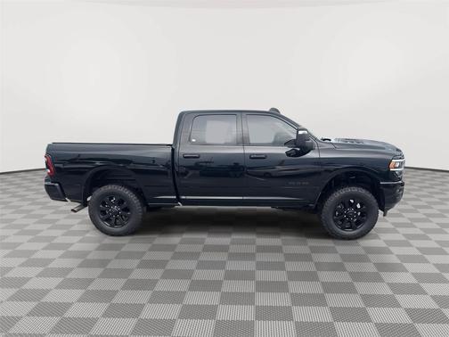 Diamond Black Crystal Pearlcoat 2024 RAM 2500 Laramie Crew Cab 4x4 6'4' Box