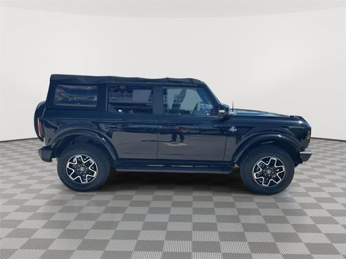 Shadow Black 2021 Ford Bronco Outer Banks