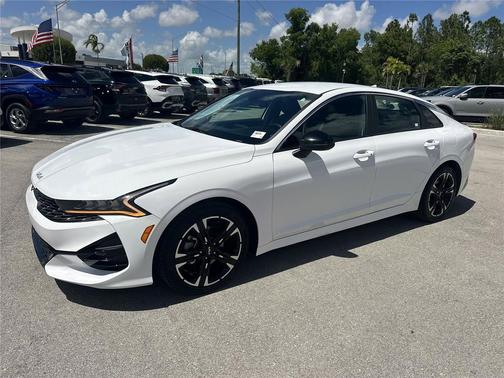 Glacial White Pearl 2022 Kia K5 GT-Line