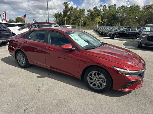 2024 Hyundai ELANTRA SEL