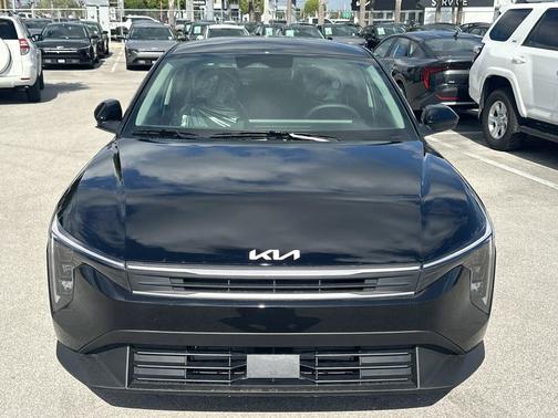 2025 Kia K4 LX