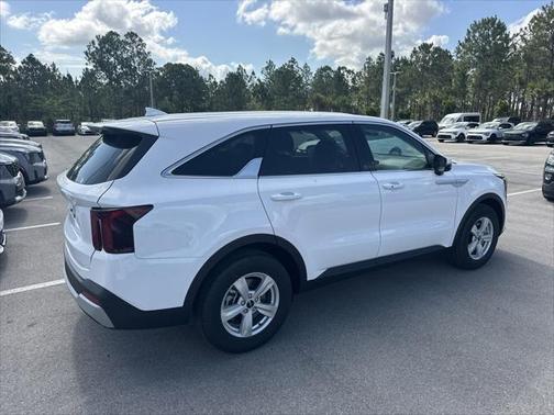 2025 Kia Sorento LX