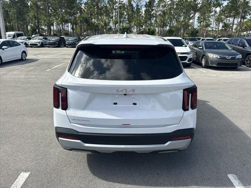 2025 Kia Sorento LX