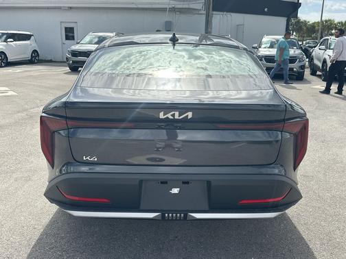 2025 Kia K4 EX