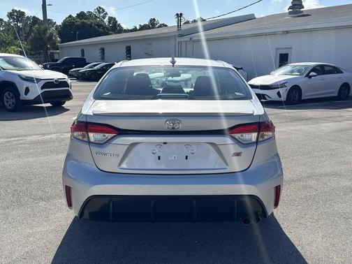 Classic Silver Metallic 2024 Toyota Corolla SE
