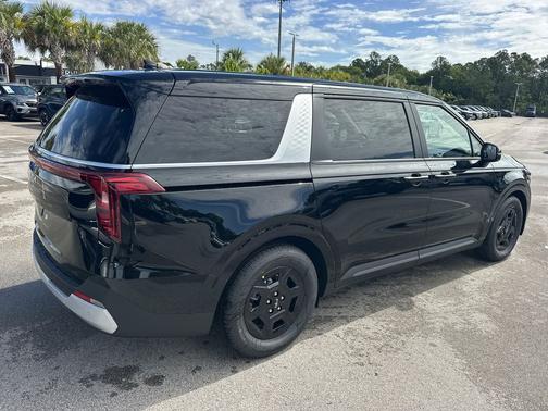 Aurora Black Pearl 2026 Kia Carnival LXS