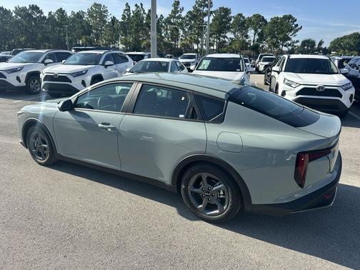 2025 Kia K4 LX