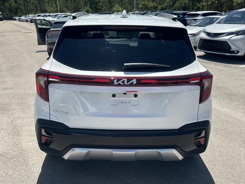 Snow White Pearl 2026 Kia Seltos S