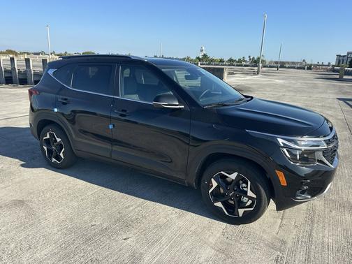 Fusion Black 2026 Kia Seltos EX