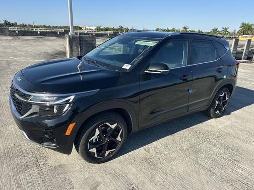 Fusion Black 2026 Kia Seltos EX