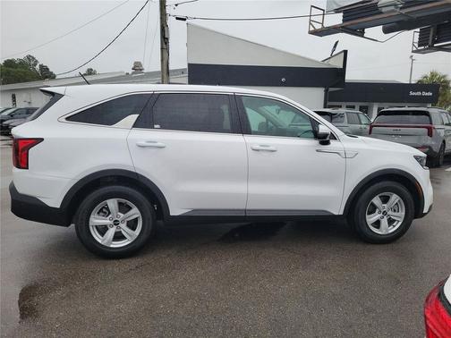2023 Kia Sorento LX