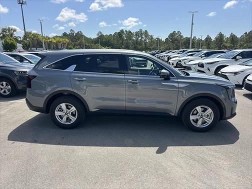 2025 Kia Sorento LX