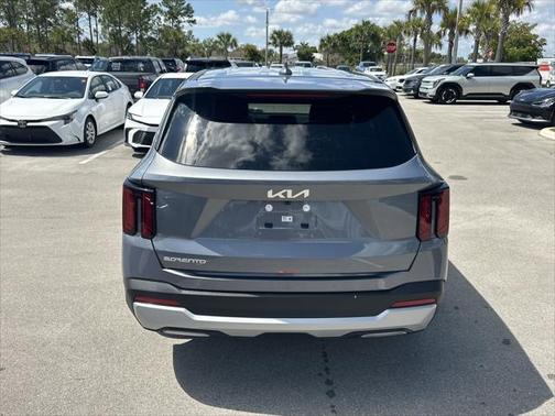 2025 Kia Sorento LX