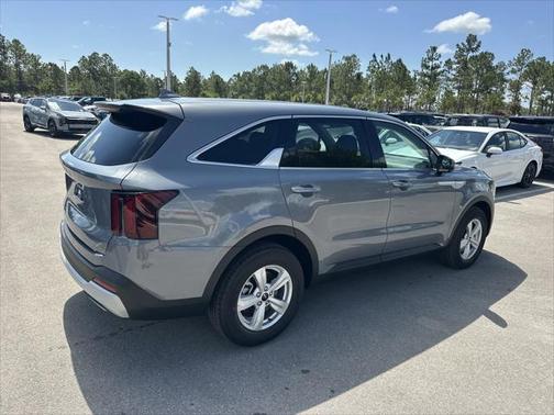 2025 Kia Sorento LX