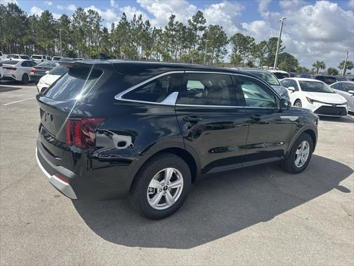 2025 Kia Sorento LX