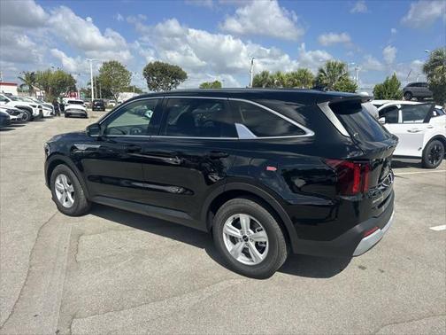 2025 Kia Sorento LX