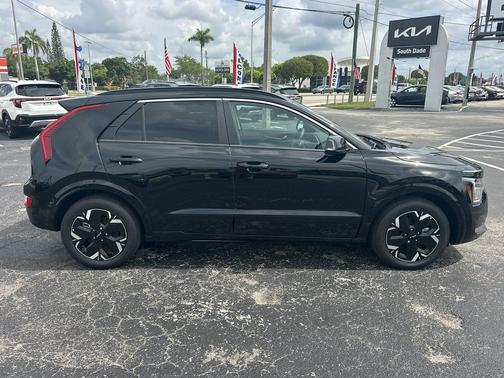 Aurora Black Pearl 2026 Kia Niro EV Wind