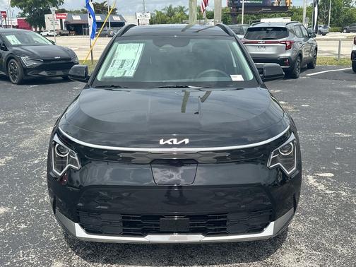 Aurora Black Pearl 2026 Kia Niro EV Wind