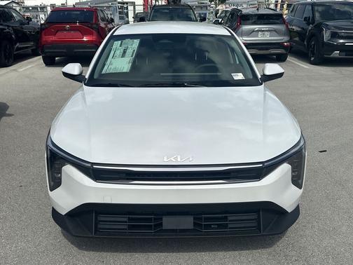 Snow White Pearl 2026 Kia K4 LX