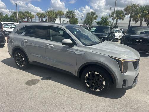 Wolf Gray 2026 Kia Sorento S
