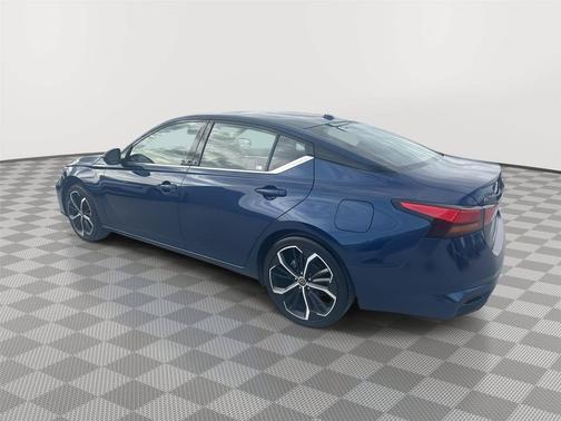 Deep Blue Pearl 2023 Nissan Altima SR FWD
