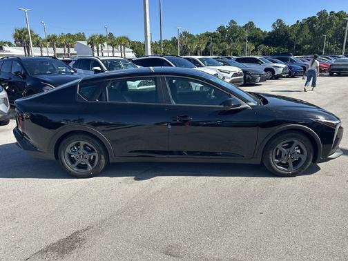 2025 Kia K4 LX