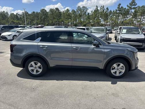 2025 Kia Sorento LX