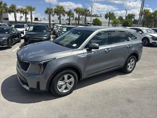 2025 Kia Sorento LX