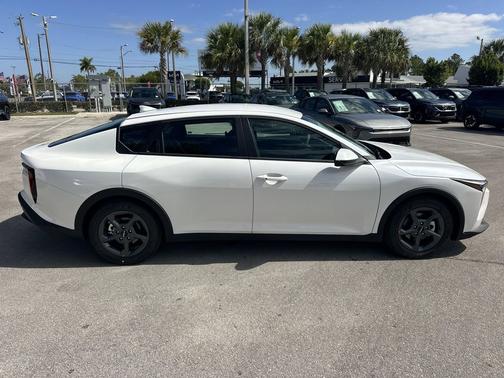 Snow White Pearl 2026 Kia K4 LXS