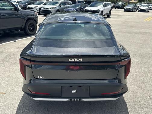 2025 Kia K4 LX