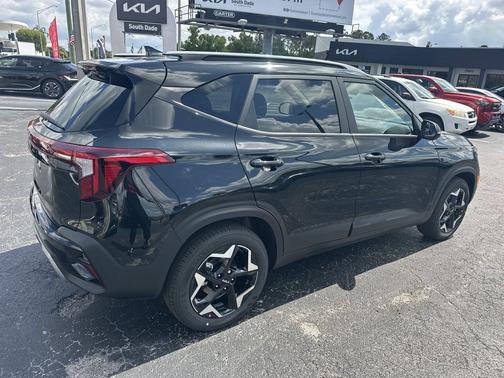 Fusion Black 2026 Kia Seltos S